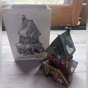Dept 56 Heritage Village North Pole Series "Santa's Rooming House" #56386